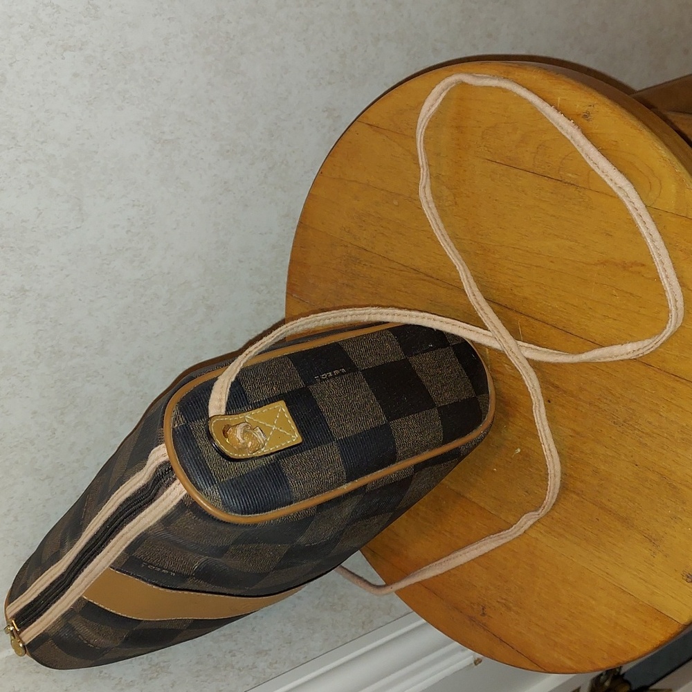 Vintage Fendi Crossbody Bag - Picture 3 of 13